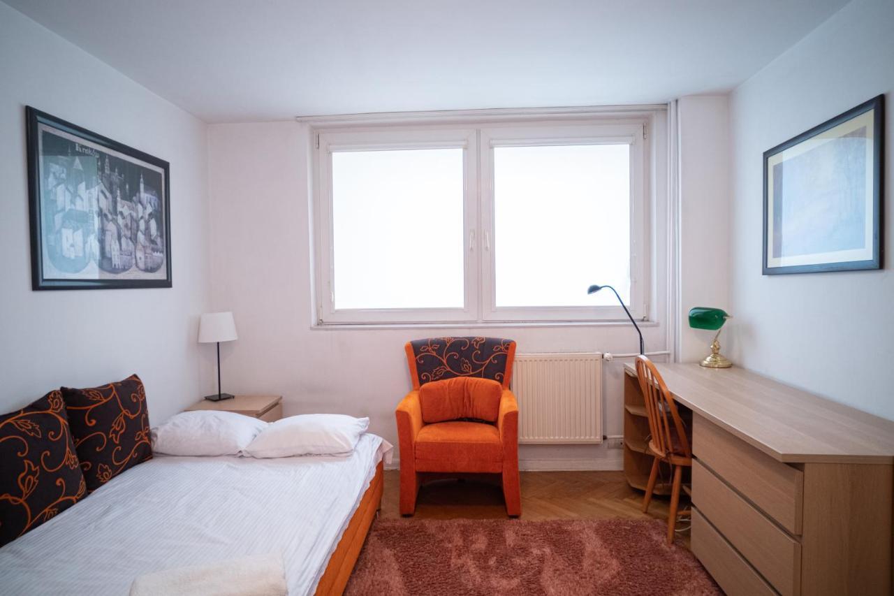 Central Charm Nowiniarska Varsó Kültér fotó
