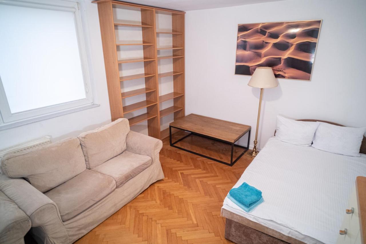Central Charm Nowiniarska Varsó Kültér fotó